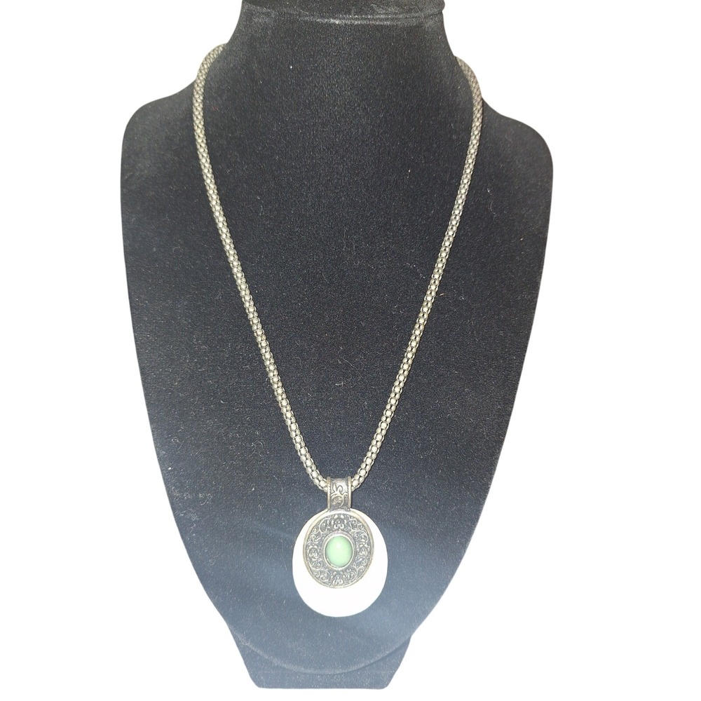 Silver Tone Pendant Necklace with Round Green Stone and Mother of Pearl‎ Inlay